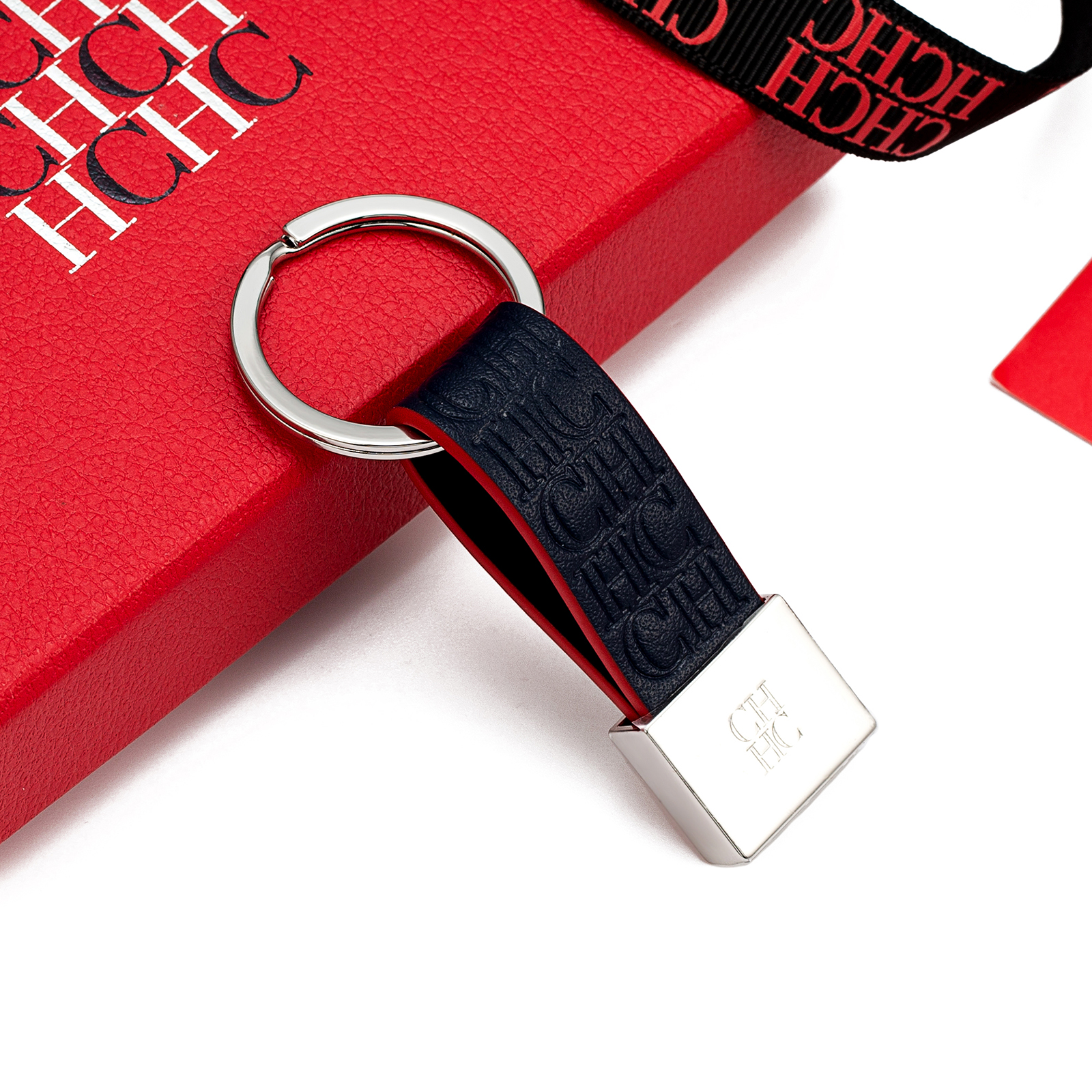 CH Embossed Monogram Leather K - Monogram Keychain Leather のレビューと価格