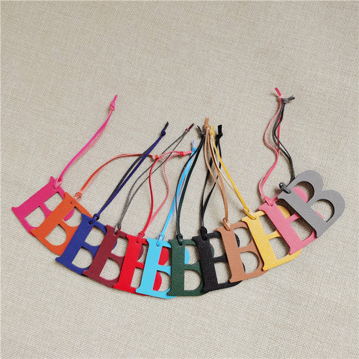 English Letter A B C D E F G A - Monogram Keychain Leather のレビューと価格