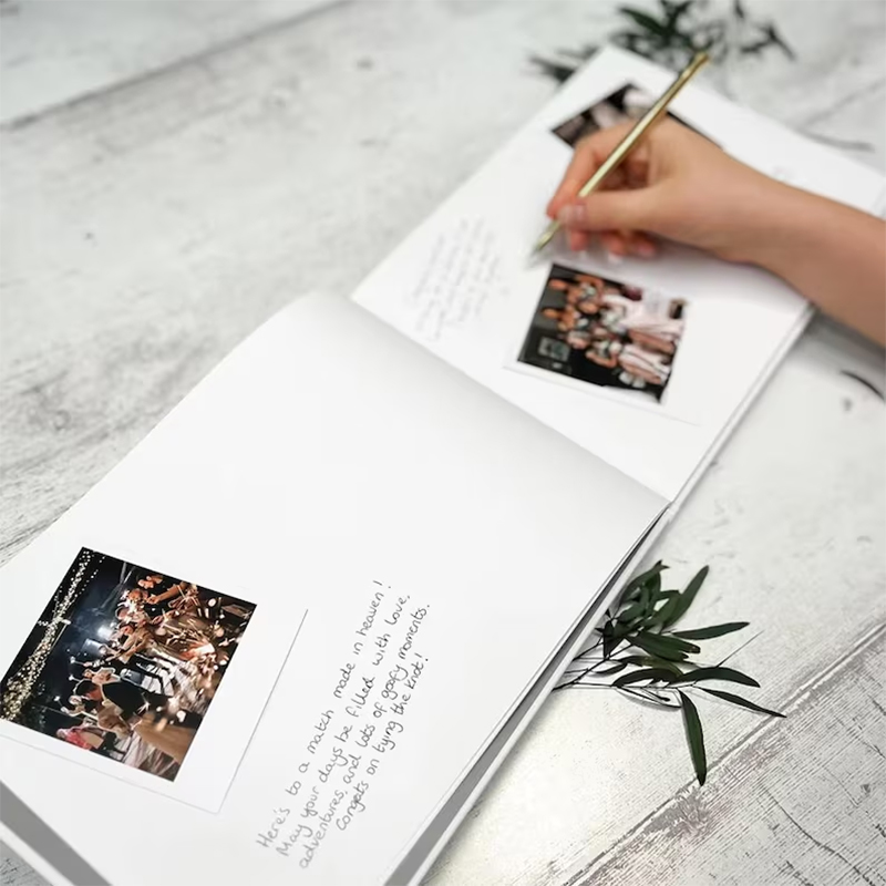 Personalized Guest Book for We - Custom Photo Book のレビューと価格