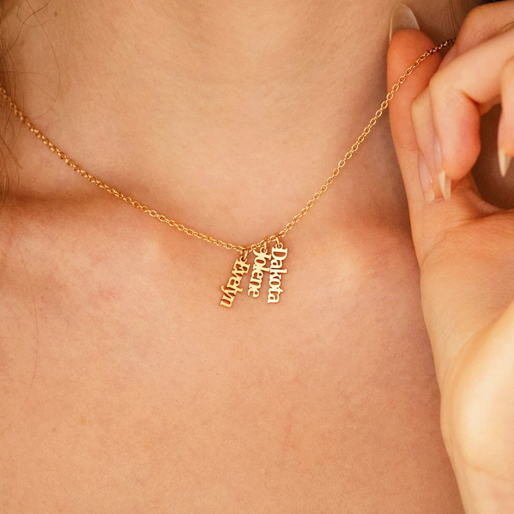 Custom Multiple Name Necklace  - Birth Flower Necklace のレビューと価格