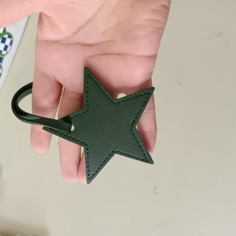 Free initials five pointed sta - Monogram Keychain Leather のレビューと価格